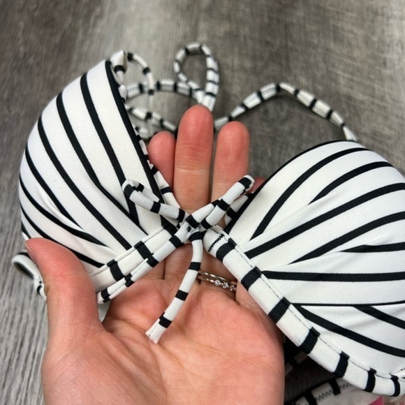 34A VS White/Black Stripe Bikini Top - Picture 8 of 12